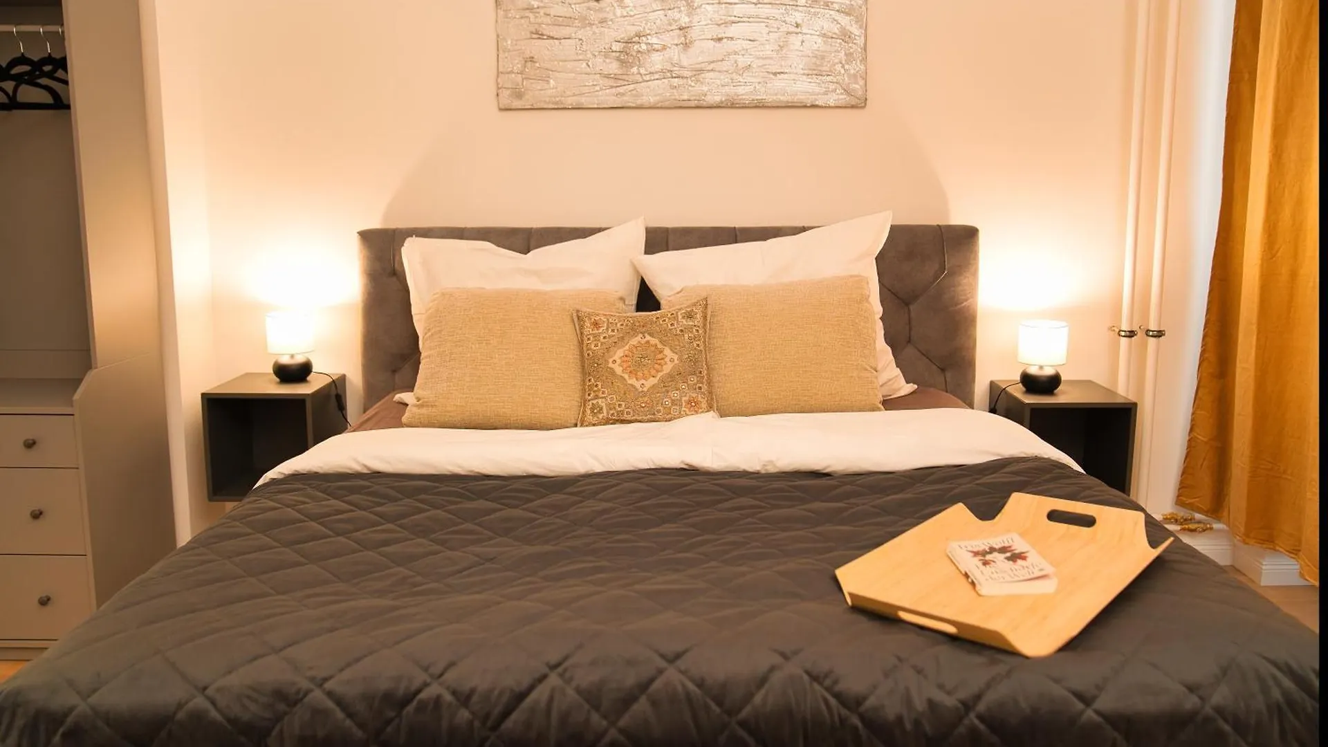 Apartman Loftly Kant99 - Zentral - 90M2 - Self Check-In - 300 Mbit Berlin