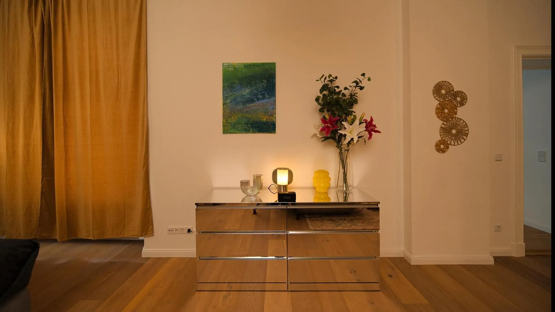 Apartman Loftly Kant99 - Zentral - 90M2 - Self Check-In - 300 Mbit Berlin