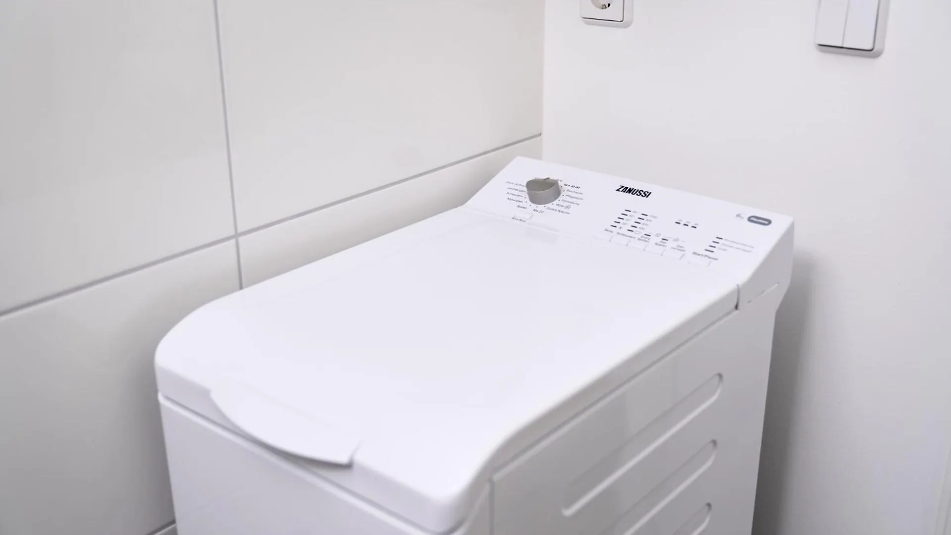 Loftly Kant99 - Zentral - 90M2 - Self Check-In - 300 Mbit Berlin Apartman